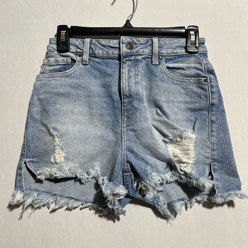 Guess Shorts Women's 26 Blue Denim Medium‎ Wash Distressed Frayed Hem Zip Fly